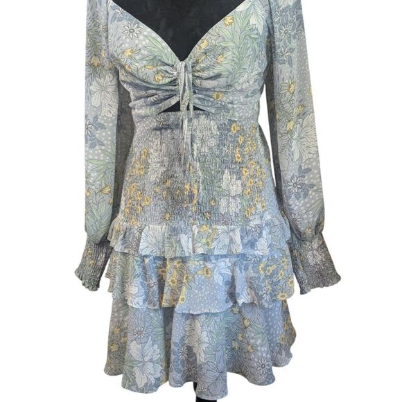 ASTR the Label Marietta Blue Multi Floral Cutout Tiered Mini Dress Size M - Picture 4 of 9